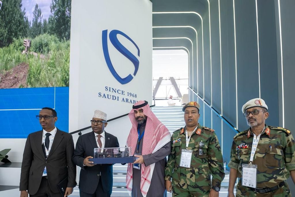 Soomaaliya iyo Sacuudiga oo kala saxiixanaya heshiis difaac