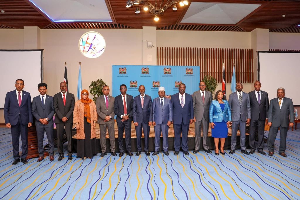 Dowladaha Soomaaliya iyo Kenya oo kala saxiixday dhowr heshiis