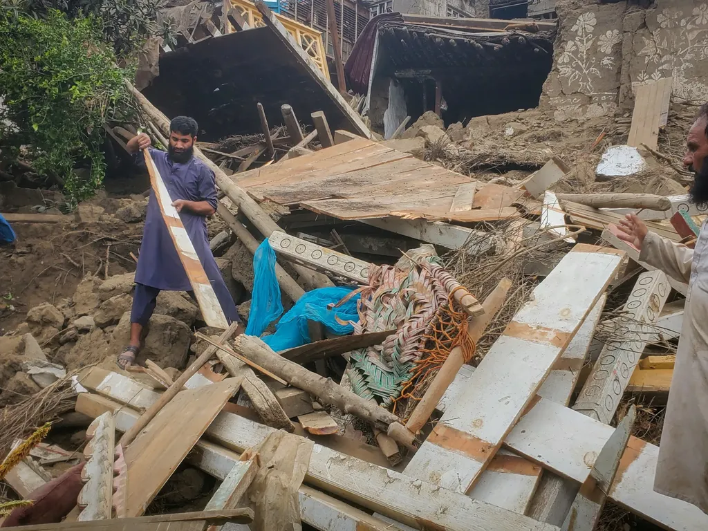 Ugu yaraan 800 qof ayaa ku dhintay kadib dhulgariir ku dhuftay Afghanistan