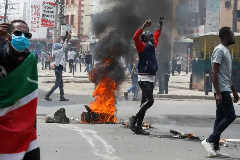 Dibadbaxyada Kenya oo laba kacleeyay kana horymid baaqii Ruto