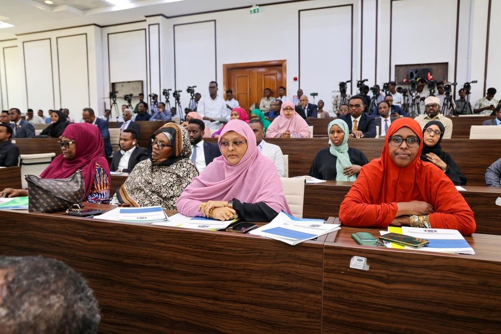 Buuq iyo Sawaxan Hakiyay Kulankii Golaha Shacabka ee Maanta