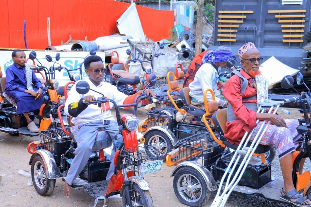 Jigjiga oo 10 gaadiid siisay dadka baahiyaha gaarka ah qaba