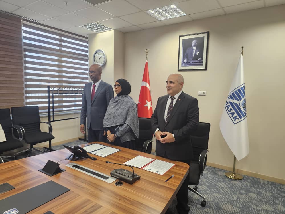 Soomaaliya iyo Turkiga oo kala saxiixday heshiis la xiriira sirdoonka