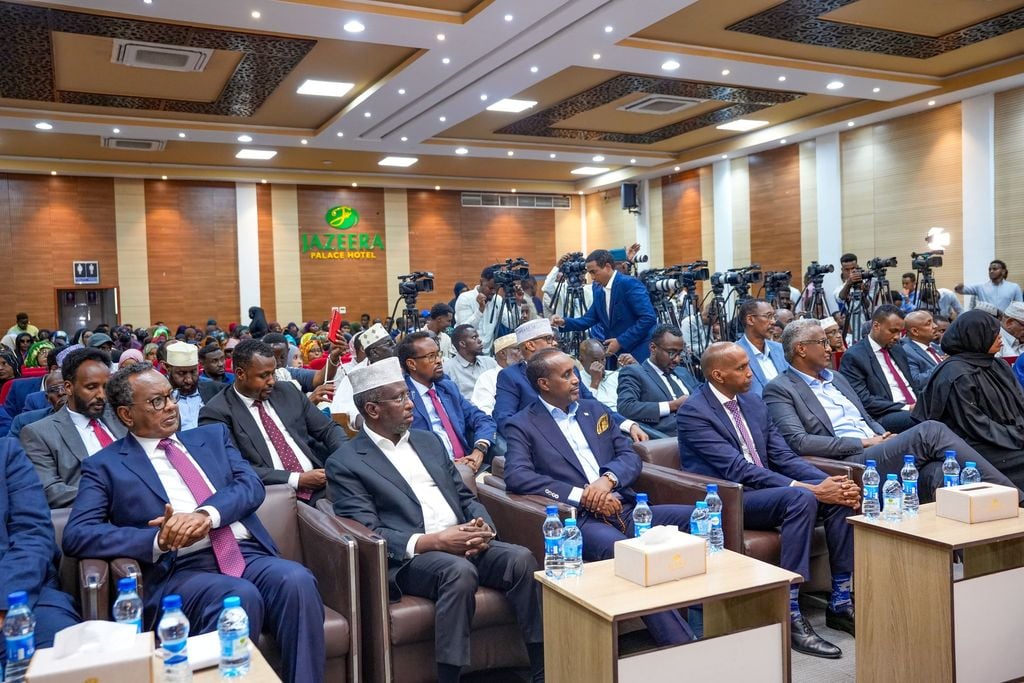 Madasha Samatabixinta oo Madaxweyne Xasan iyo Xukuumadiisa Maxkamado ku dacweyneyso.