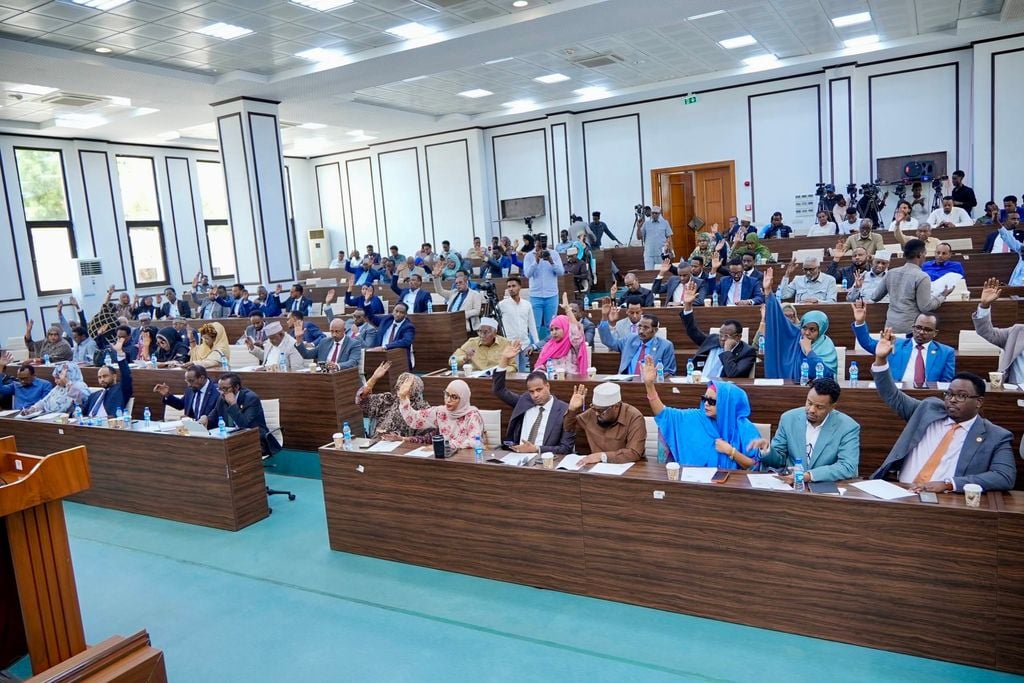 Golaha Shacabka oo dhammaystiray xubnaha Guddiga Dastuurka