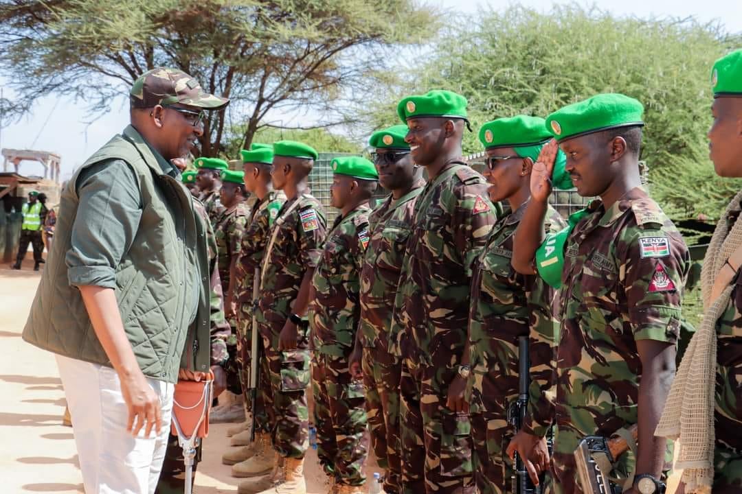 Wasiirka Gaashaandhiga Kenya oo soo gaaray Kismaayo