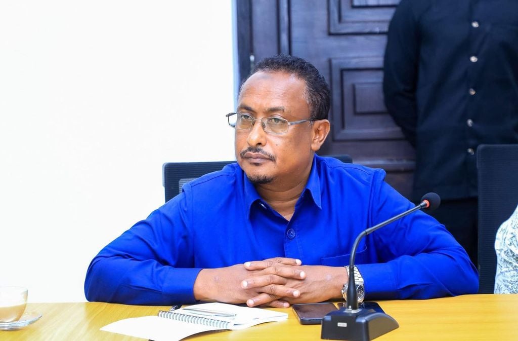 Muungaab oo Guddoomiye Cusub u Magacaabay Dharkeenleey iyo Waaberi