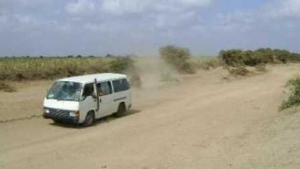 Qarax lala beesday gaari Caasi ah oo ay ku dhinteen 4 qof