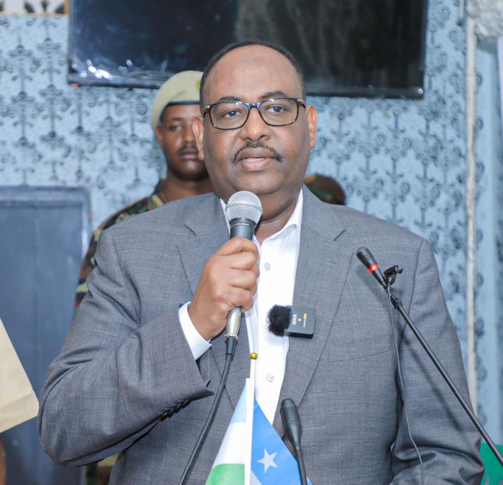 Madaxda iyo Siyaasiyiinta oo Deni ugu  hambalyeyay dib o doorashadiisa