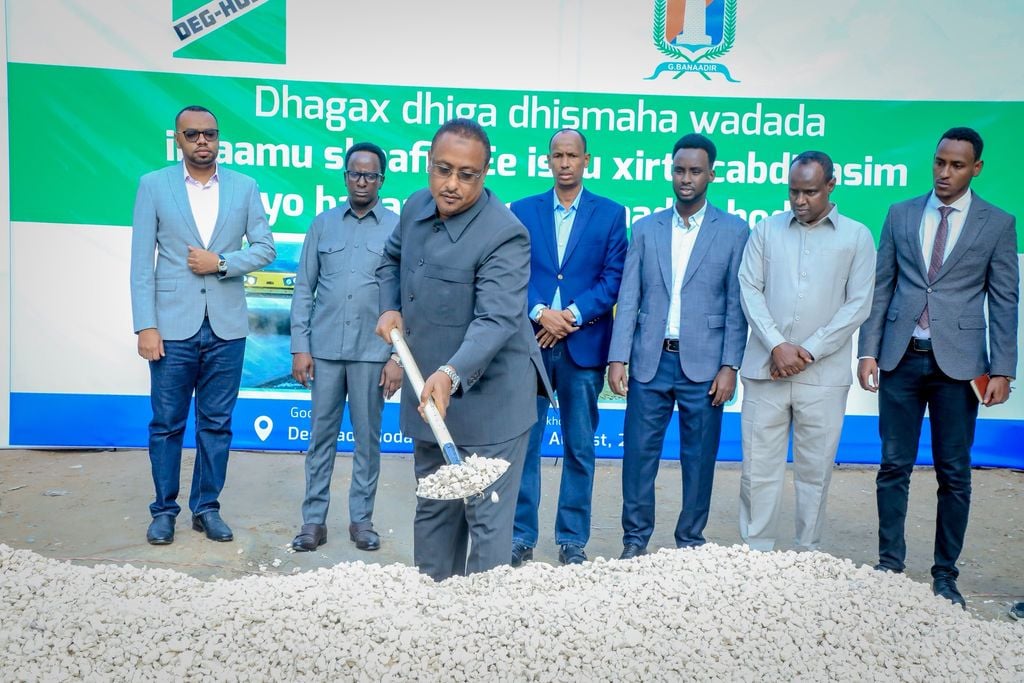 Gobolka Banaadir oo bilaabay dhismaha waddo laami ah oo laga hirgelinaayo Hodan.