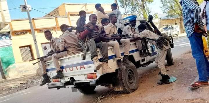 Booliska Hirshabeelle oo Mahadaay ku dilay laba xubnood oo ka tirsanaa Al-Shabaab