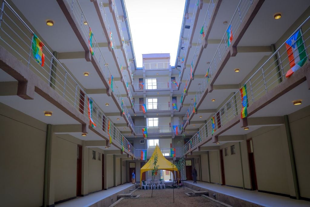 DDS oo Hirgelisay guryo loogu Talagalay Macalimiinta iyo Dhaqaatiirta