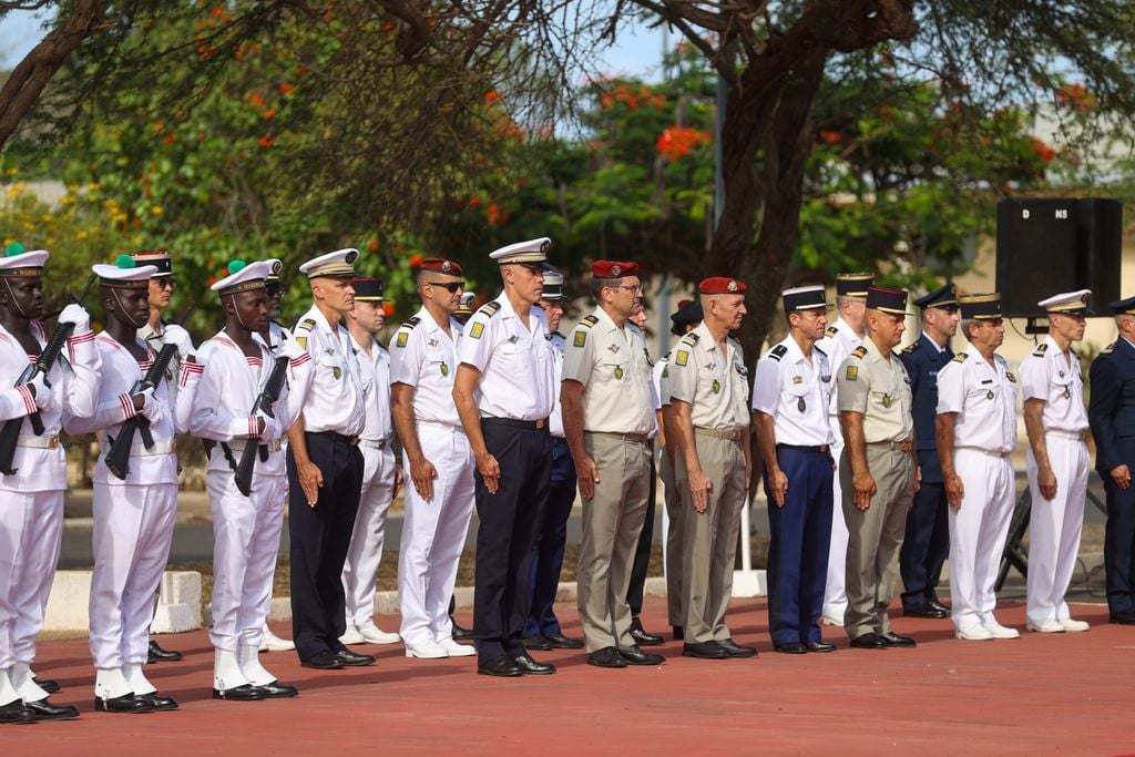 Dhamaadka militariga faransiiska ee Galbeedka Afrika.