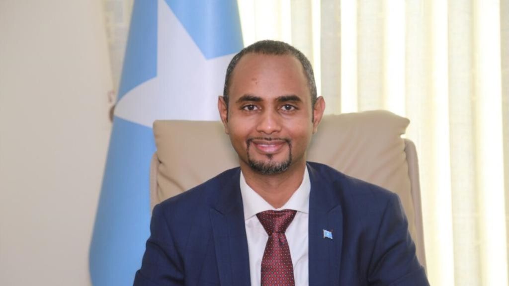 Wasiirka Difaaca:marna ma dhici karto in naloo hoosaasiyo cadaw taariikhi ah