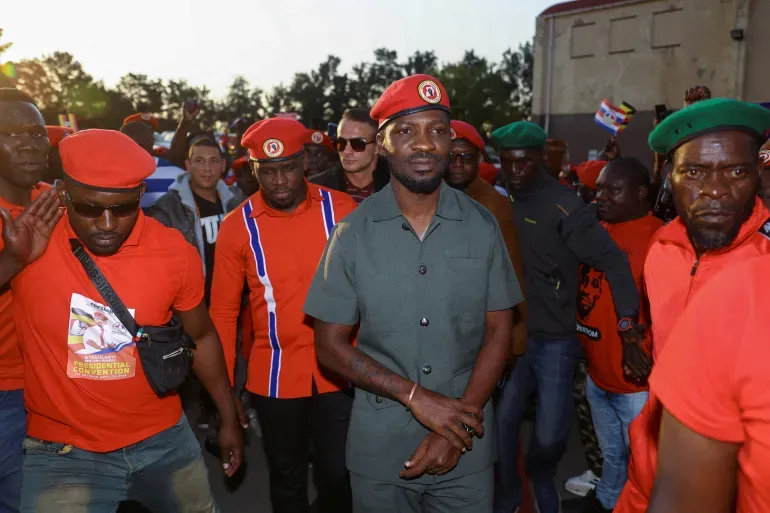 Hogaamiyaha mucaaradka Uganda oo la dhaawacay iyo xiisad ka taagan dalkaas