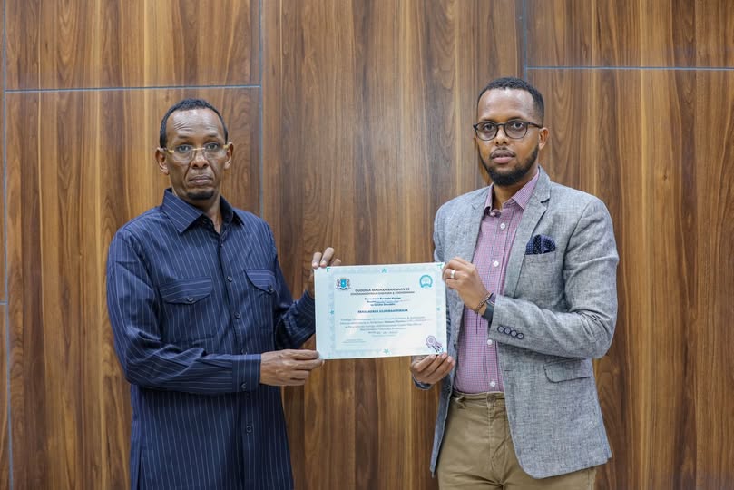 Sanbaloolshe dib u helay kursiga HOP058 ee Baarlamaanka Soomaaliya