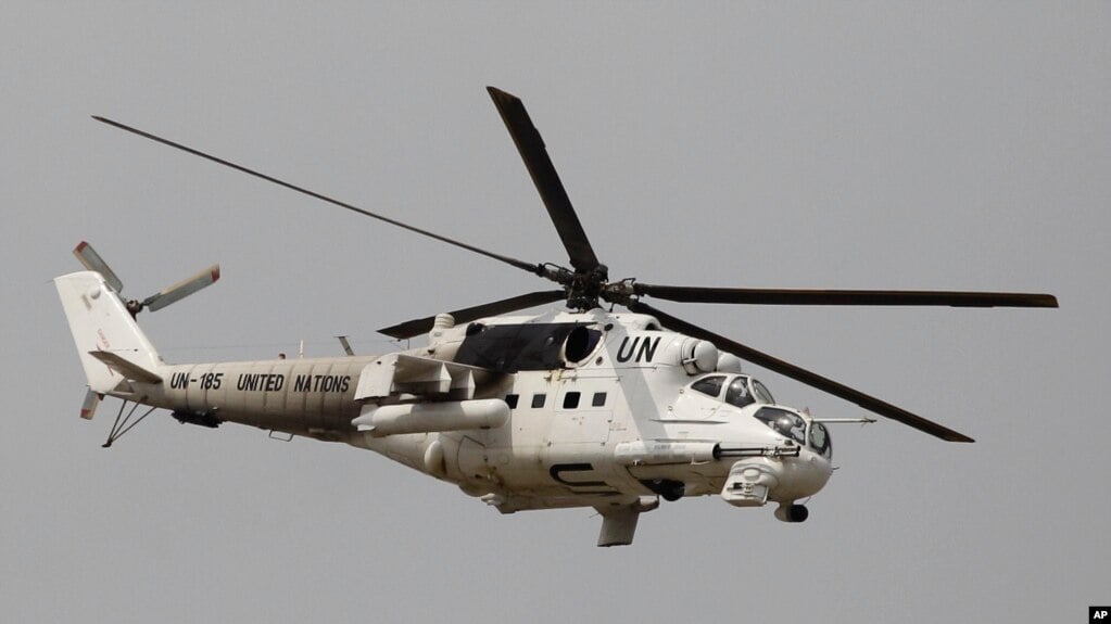 AUSSOM oo qaar kamida rakaabkii helikobtarka  dhacay  soo badbaadisay.