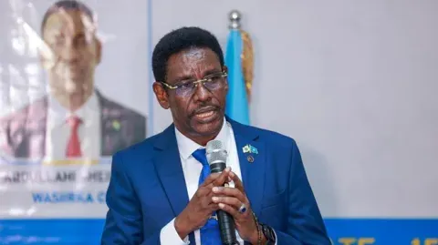 Dowladda oo Mucaaradka ku eedaysay khatar gelinta amniga Muqdisho