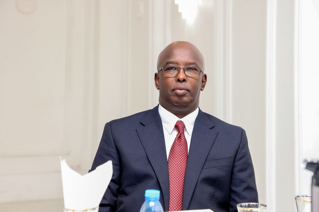 Duqa Muqdisho oo la xisaabtamaya shirkadaha dhisay wadooyinka burburay