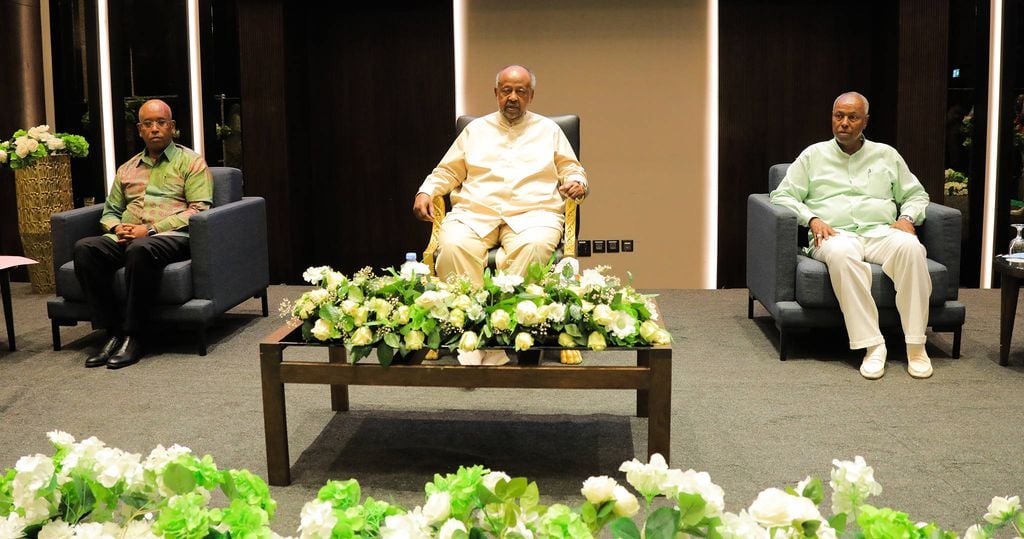 Geelle oo ugu baaqay ganacsatada inay isbahaysi xoogan la yeeshaan dowladda 