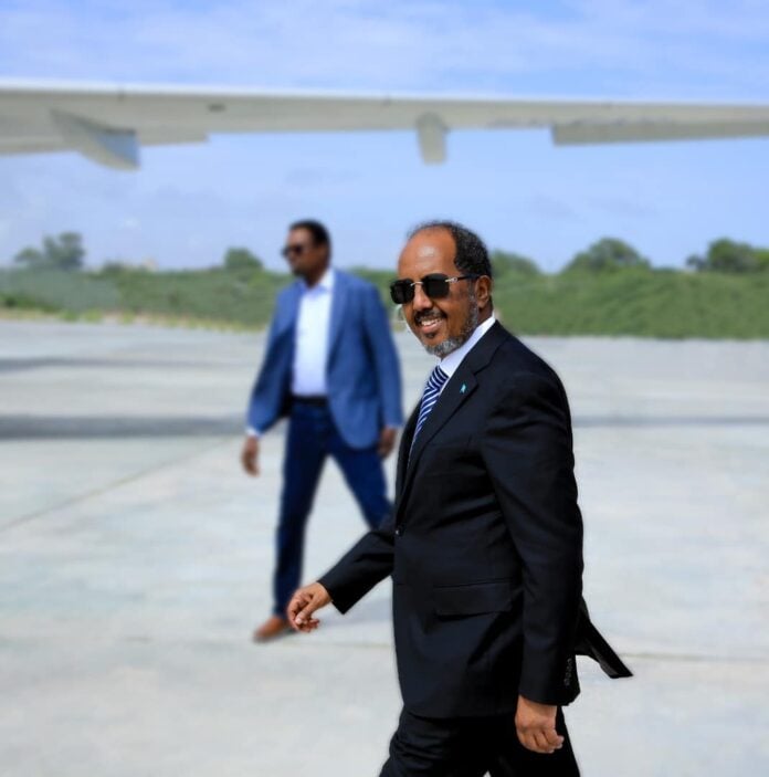 Madaxweyne Xasan Sheekh oo u safray Tanzania