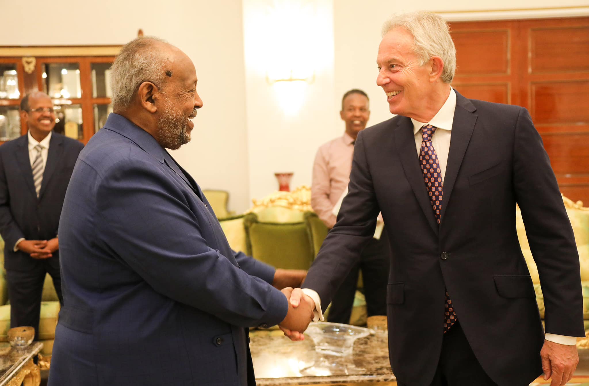 Tony Blair oo booqasho ku tagay  Jabuuti lana kulmay Geelle