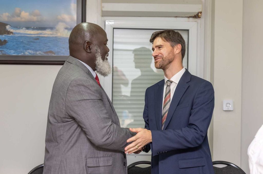 UK oo $22 milyan ku taageertay AUSSOM si loo xoojiyo amniga Soomaaliya