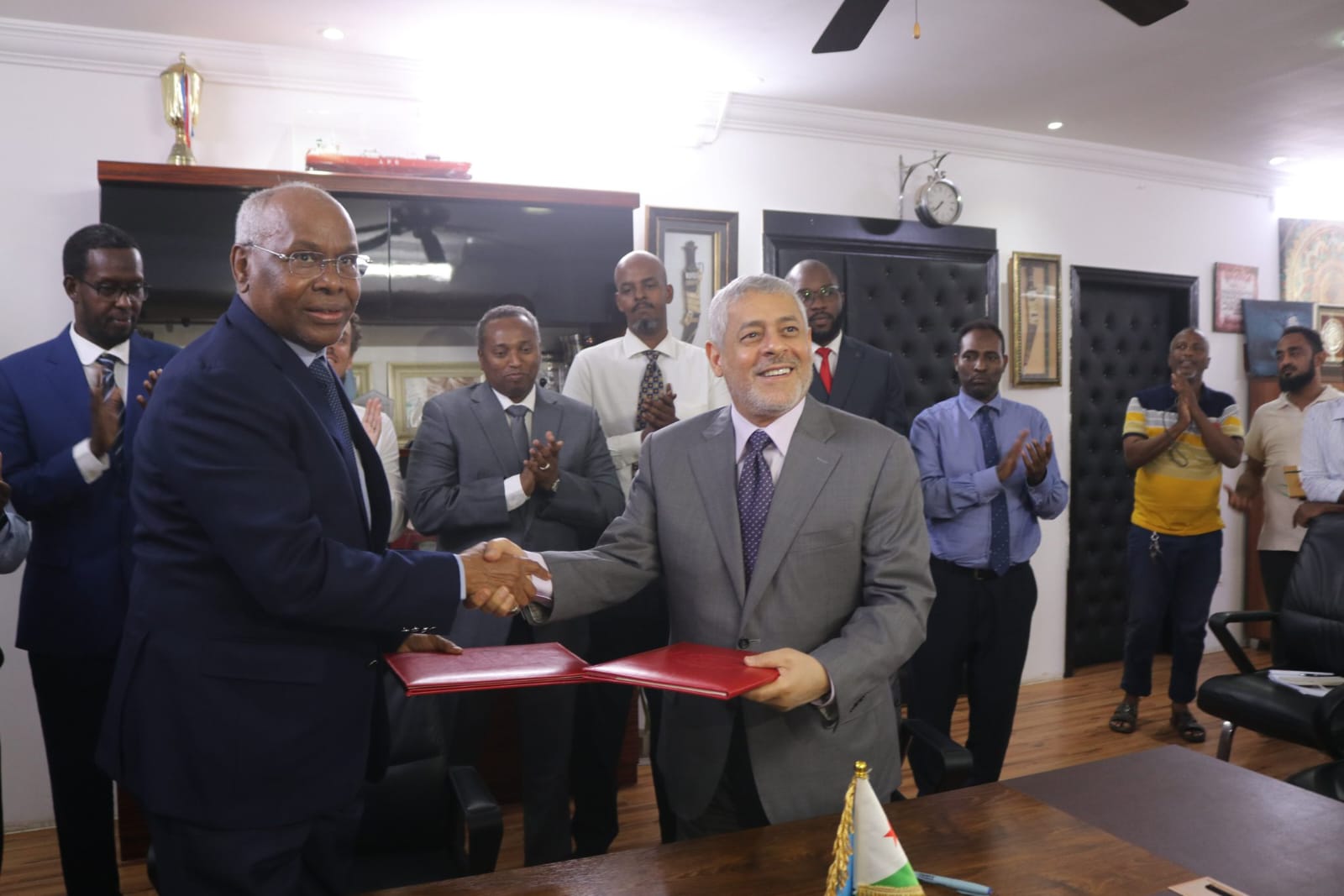 Jabuuti iyo shirkadda AMEA oo kala saxiixday heshiis dhanka tamarta ah