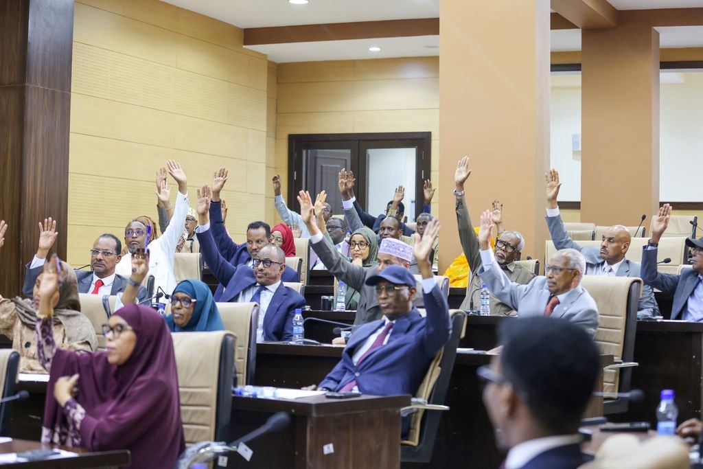  Aqalka Sare oo ansixiyay Hindise-sharciyeedka dhismaha Hay’adda Dakhliga