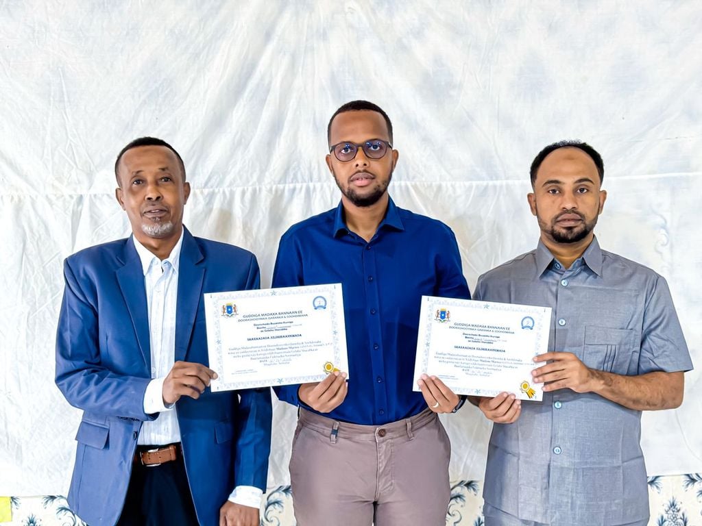 Hirshabeelle oo Buuxisay Kuraas Bannaaneed Ku Dhawaad Labo Sano