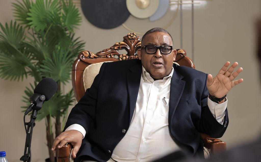 Madaxweyne mise Ra'iisul Wasaare mar kale? Muxuu yahay damaca Cumar Cabdirashiid?