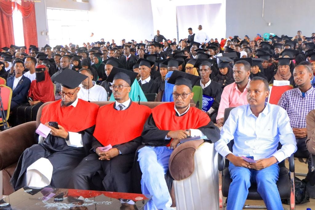 Sare u kaca Barashada Xirfadaha farsamada gacanta ee DDS