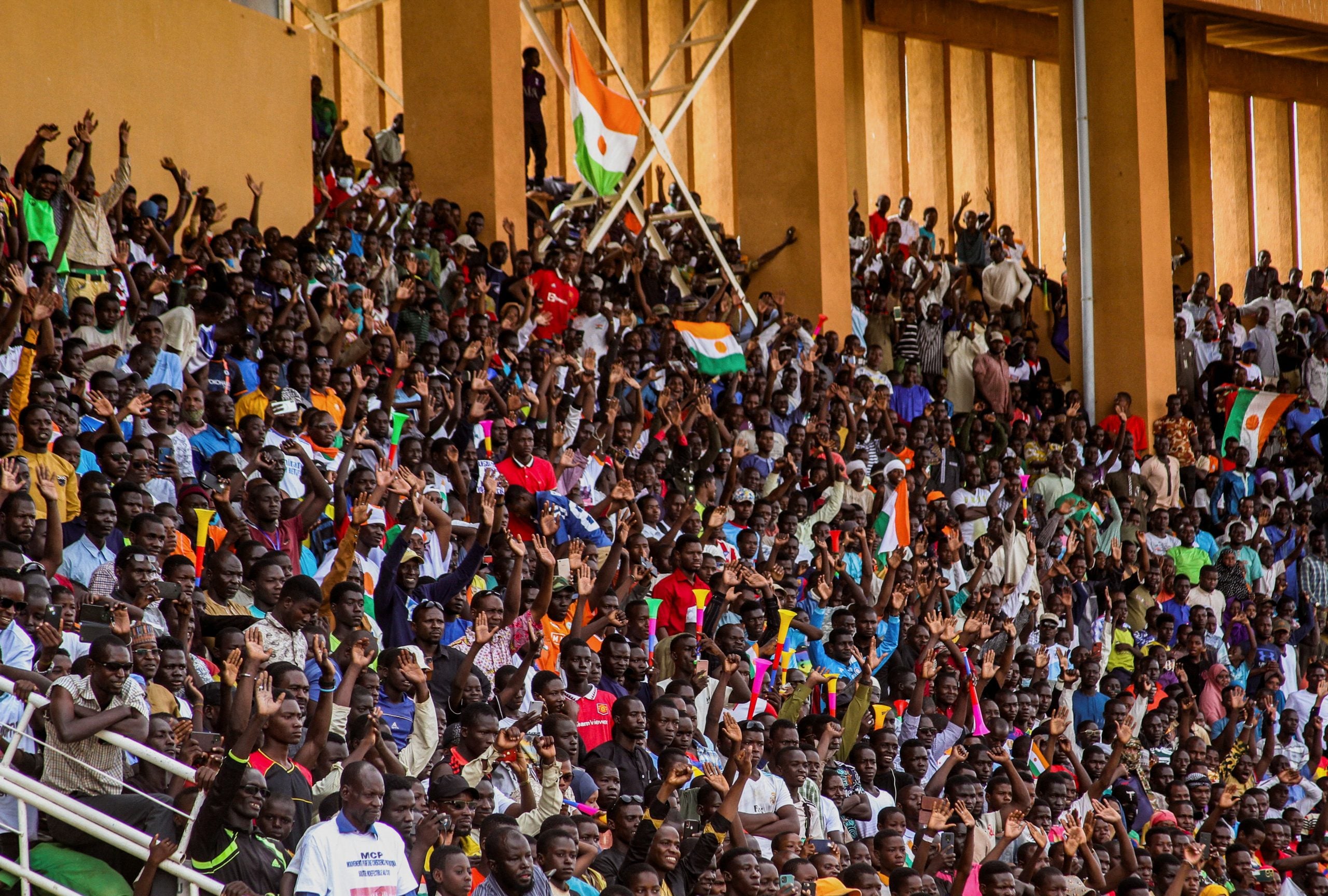 Milatariga afganbiga ku qabsaday talada dalka Niger ayaa xiray garoonka diyaaraha dalkaas