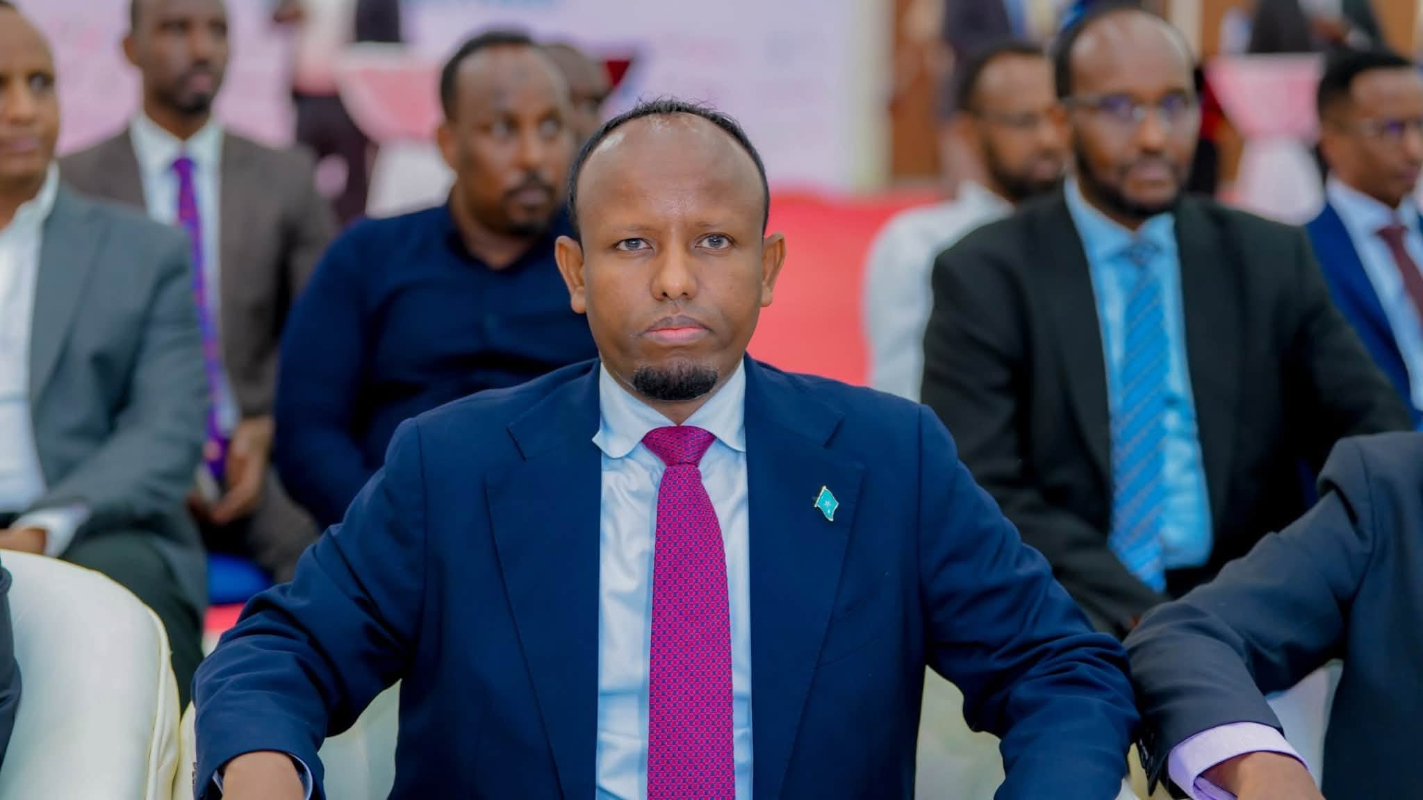 Wasiirka Caafimaadka oo mooshinkii xil-ka-qaadista ku tilmaamay “afgambi dhicisoobay”