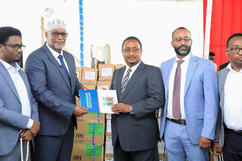 Gobolka Benaadir oo daawooyin ku wareejiyey xildhibbaanda Hiiraan