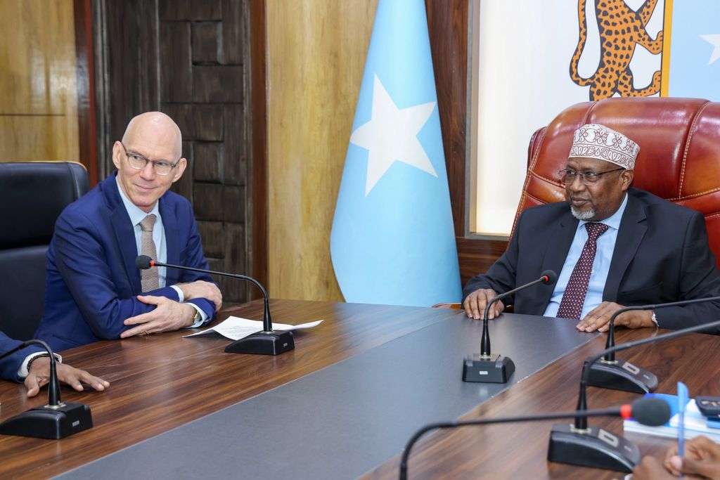 Aadan Madoobe iyo Swan oo ka wada hadlay dhamaystirka dastuurka