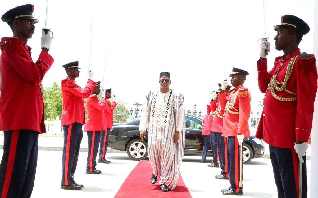 Madaxweyne Geelle oo warqadaha aqoonsiga ka guddoomay 4 safiir oo cusub