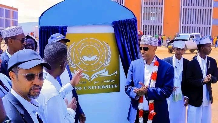 Raaso oo laga furay Jaamacaddii ugu horeysay ee culuumta Islaamiga.