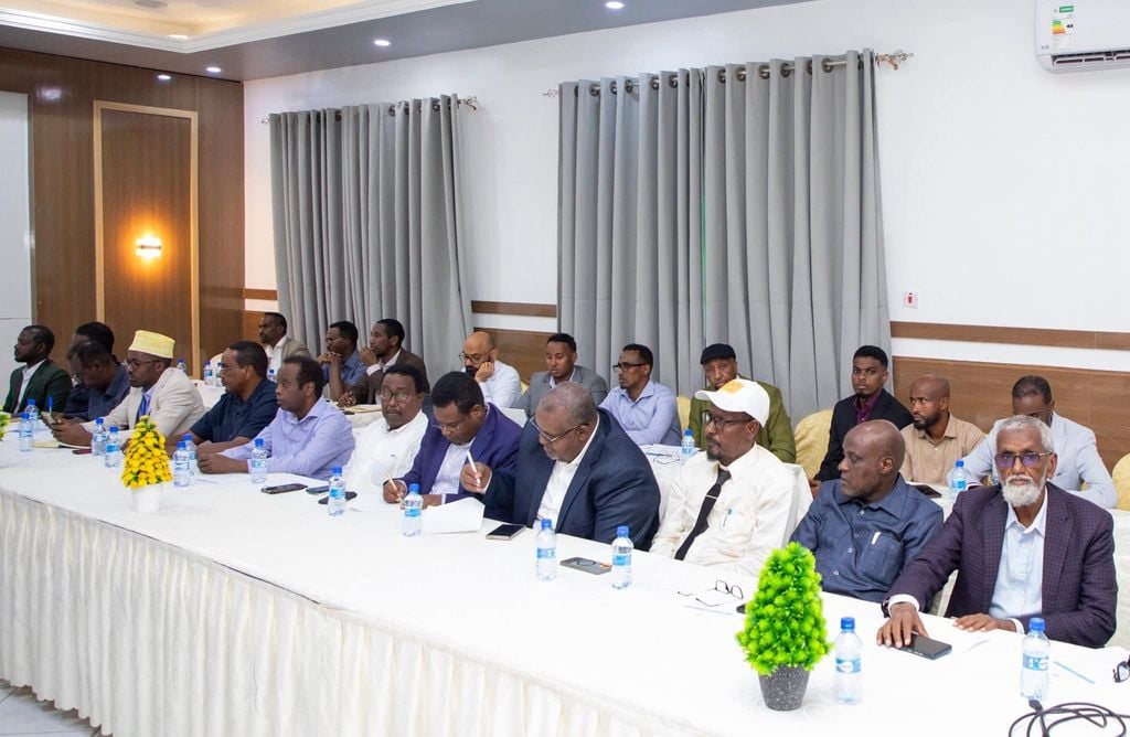 Xukuumadda Soomaaliya oo la Shirtay Ururrada Siyaasadda