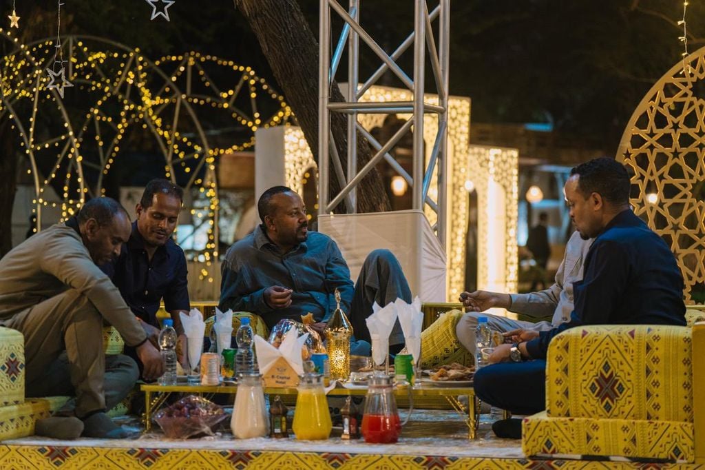 Abiy Axmed oo afur wadareed kala qeybgalay bulshada Diridhaba