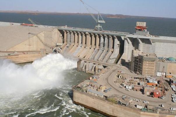 Badda Cas iyo Webiga Niil: Halista Dagaalka Dekadaha ee Geeska Afrika