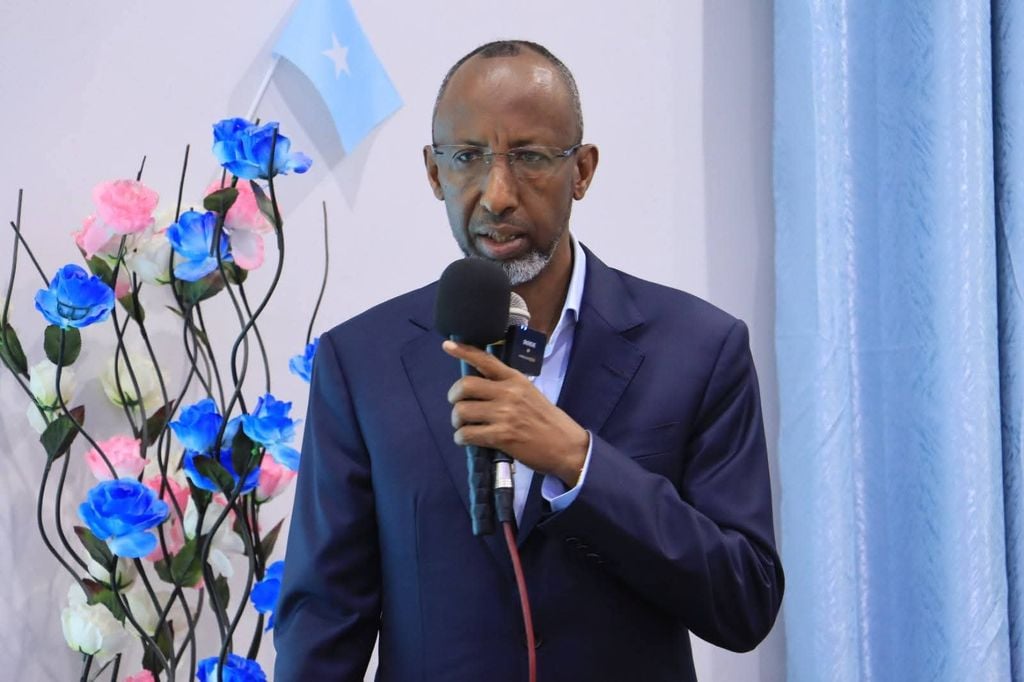 Soomaaliya oo martigelinaysa shir lagu  Ilaalinayo Af-Soomaaliga 