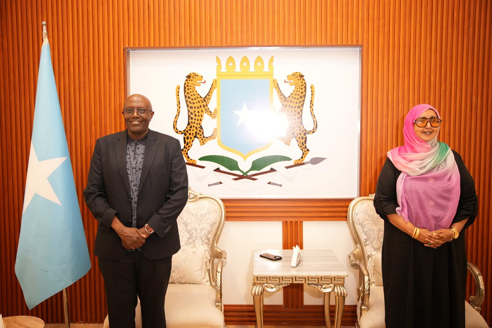 Soomaaliya iyo Uganda oo Muqdisho uga wada hadlaya xoojinta xiriirka ganacsiga iyo dhaqaalaha