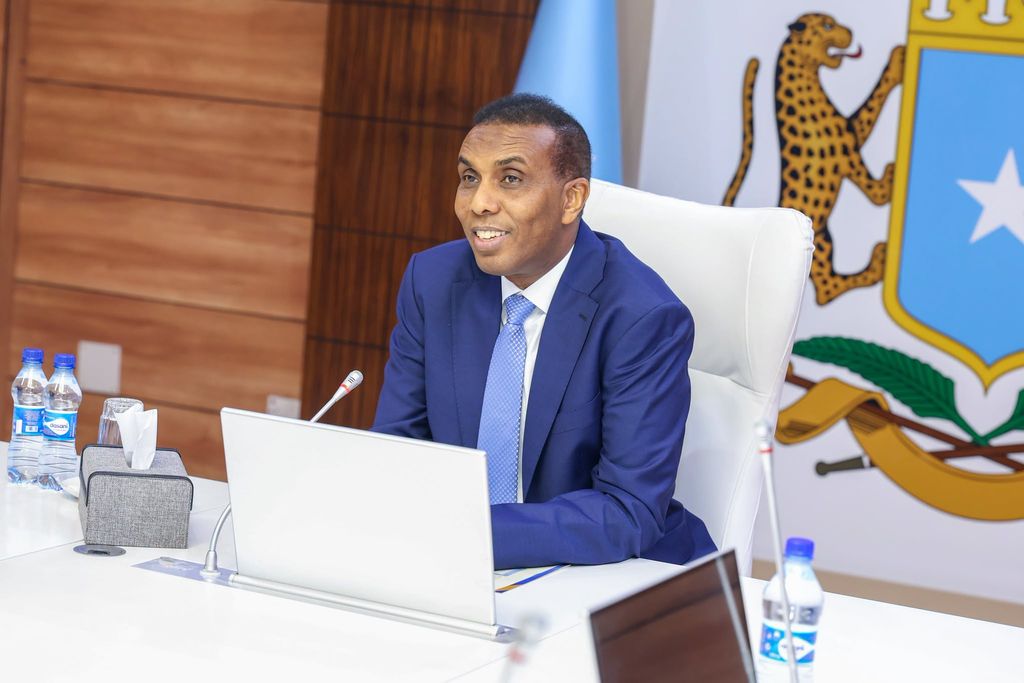 Ra’iisul Wasaare Xamsa oo amar ku bixiyay in hubka laga xakameeyo waddooyinka Muqdisho