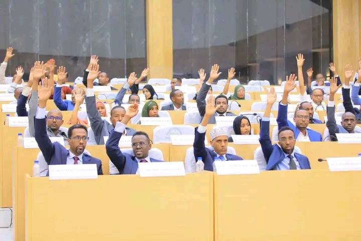 Golaha DDS ayaa ansixiyay 14 degmo cusub.