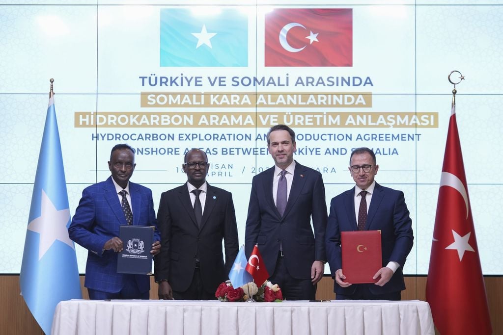 Turkiga iyo Soomaaliya oo Kala Saxiixday Heshiis Sahaminta Shidaalka