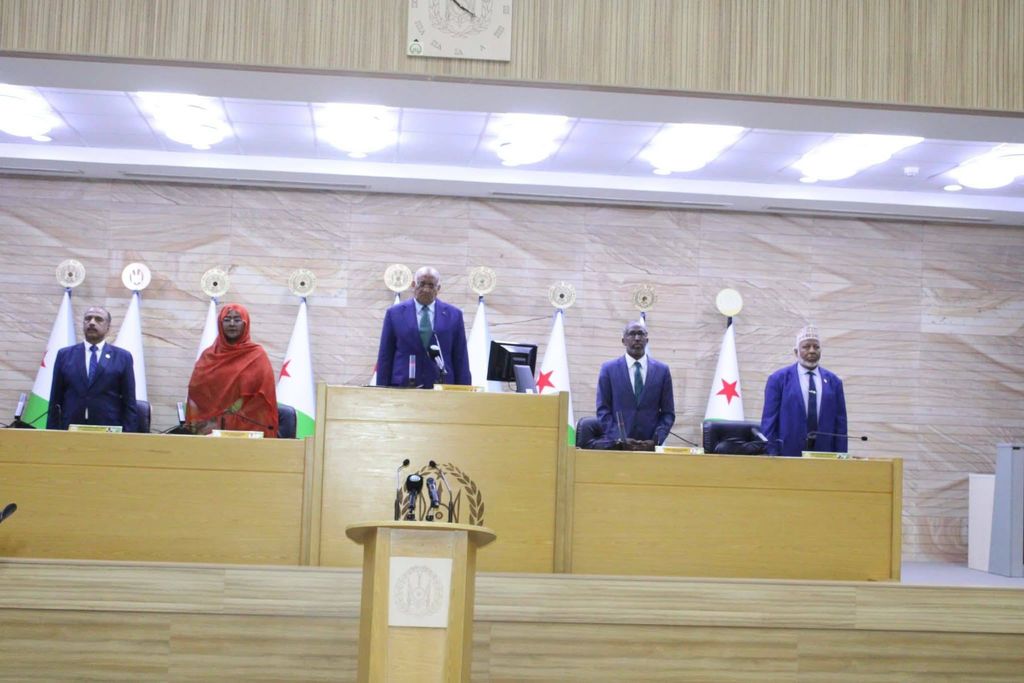 Xildhibanaada Baarlamaanka Jabuuti oo laga codsaday inay taageeran Geelle