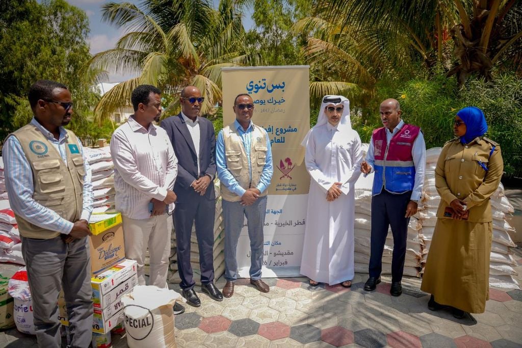 Qatar Charity iyo SODMA oo cunto u qeybinaya kumannaan qoys