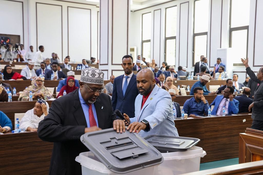 Baarlamaanka Soomaaliya oo Dooranaya Xubnaha Baarlamaanka Bulshada Bariga Afrika