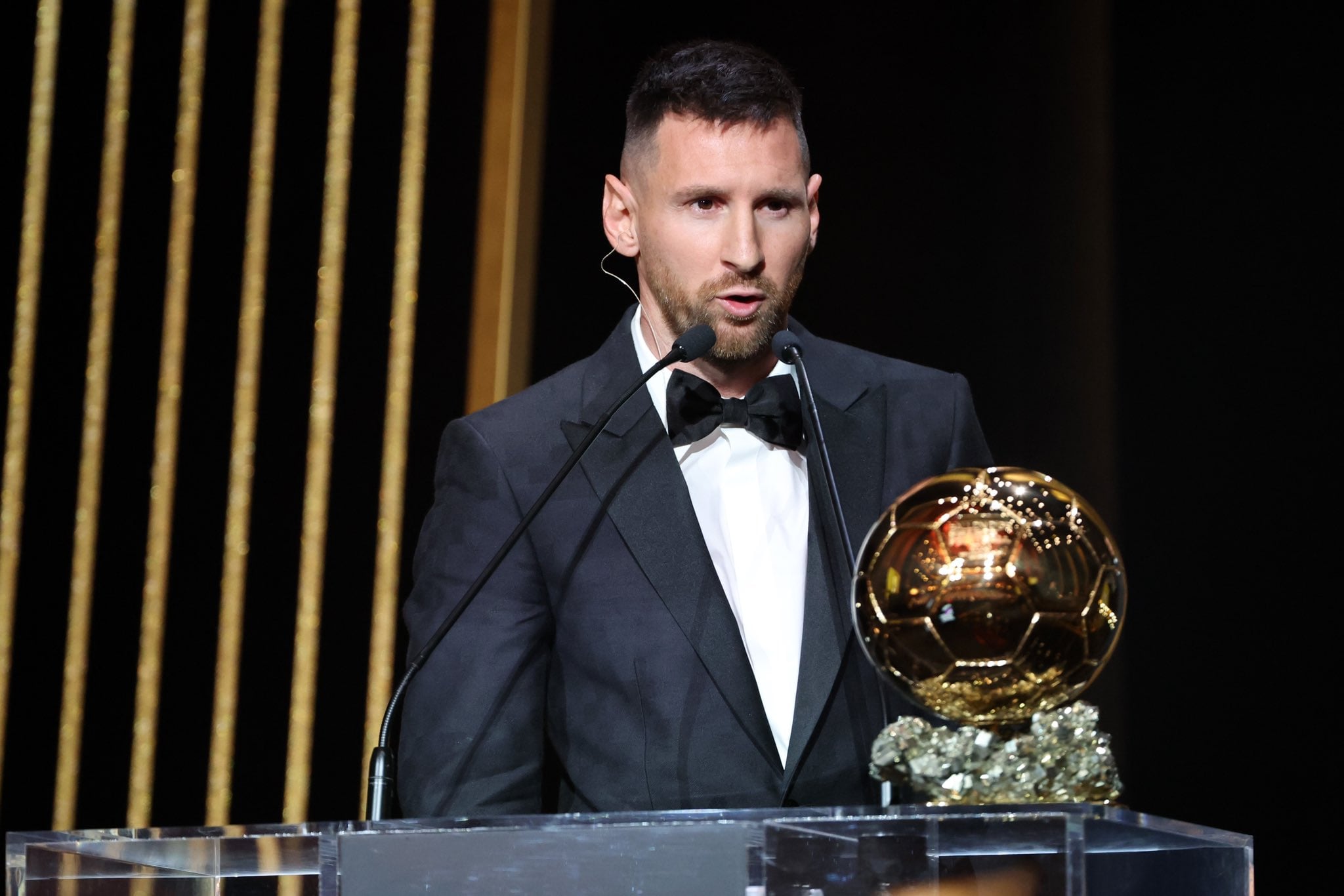 Messi oo markii 8-aad ku guuleystay Ballon d’Or 